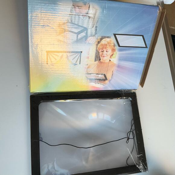 5X Large LED Hands-Free Full Page Magnifying Glass - Picture 2 of 5